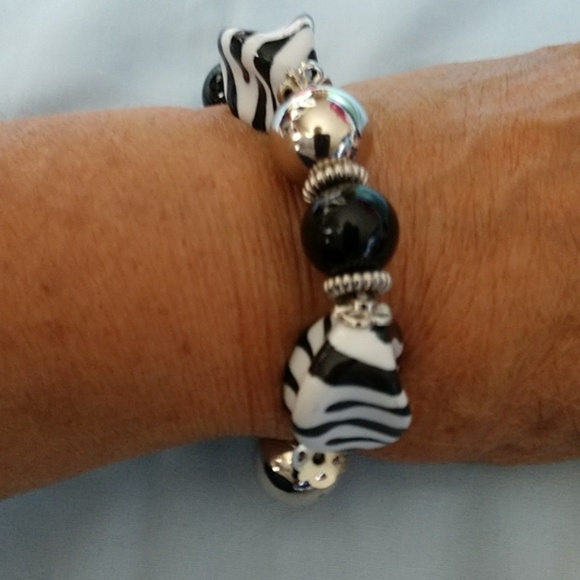 Host Pick!!! Zebra Stripe Stretch Bracelet NWT - Picture 4 of 10